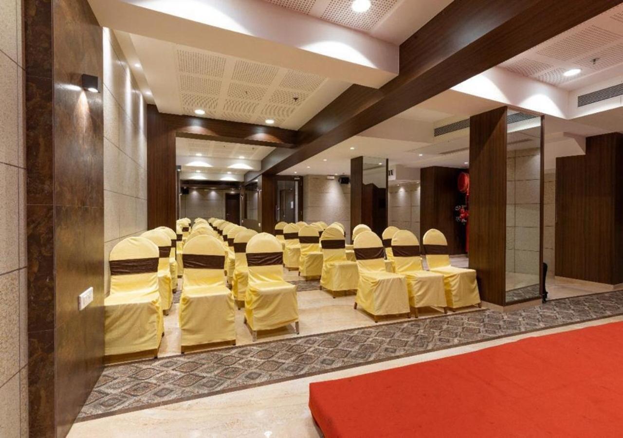 Hotel Laxvas Thane Luaran gambar